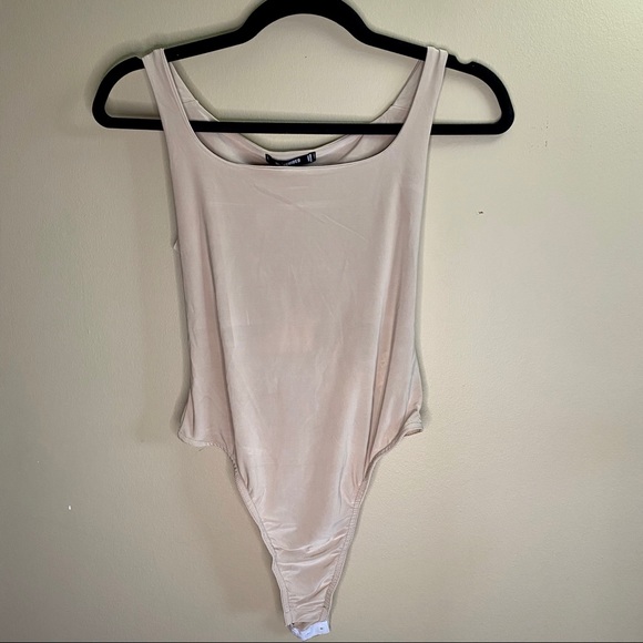 MISSGUIDED SEAM FREE SCOOP NECK BODYSUIT - Picture 1 of 1